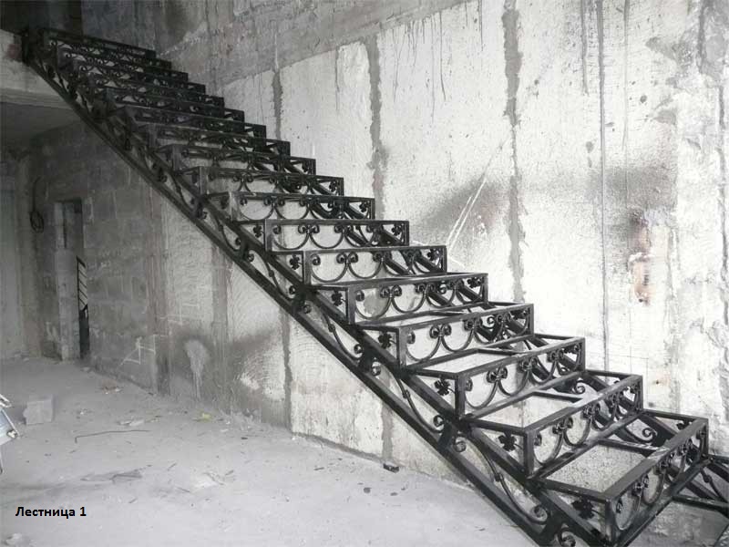 kovanaja_lestnizha_1.jpg